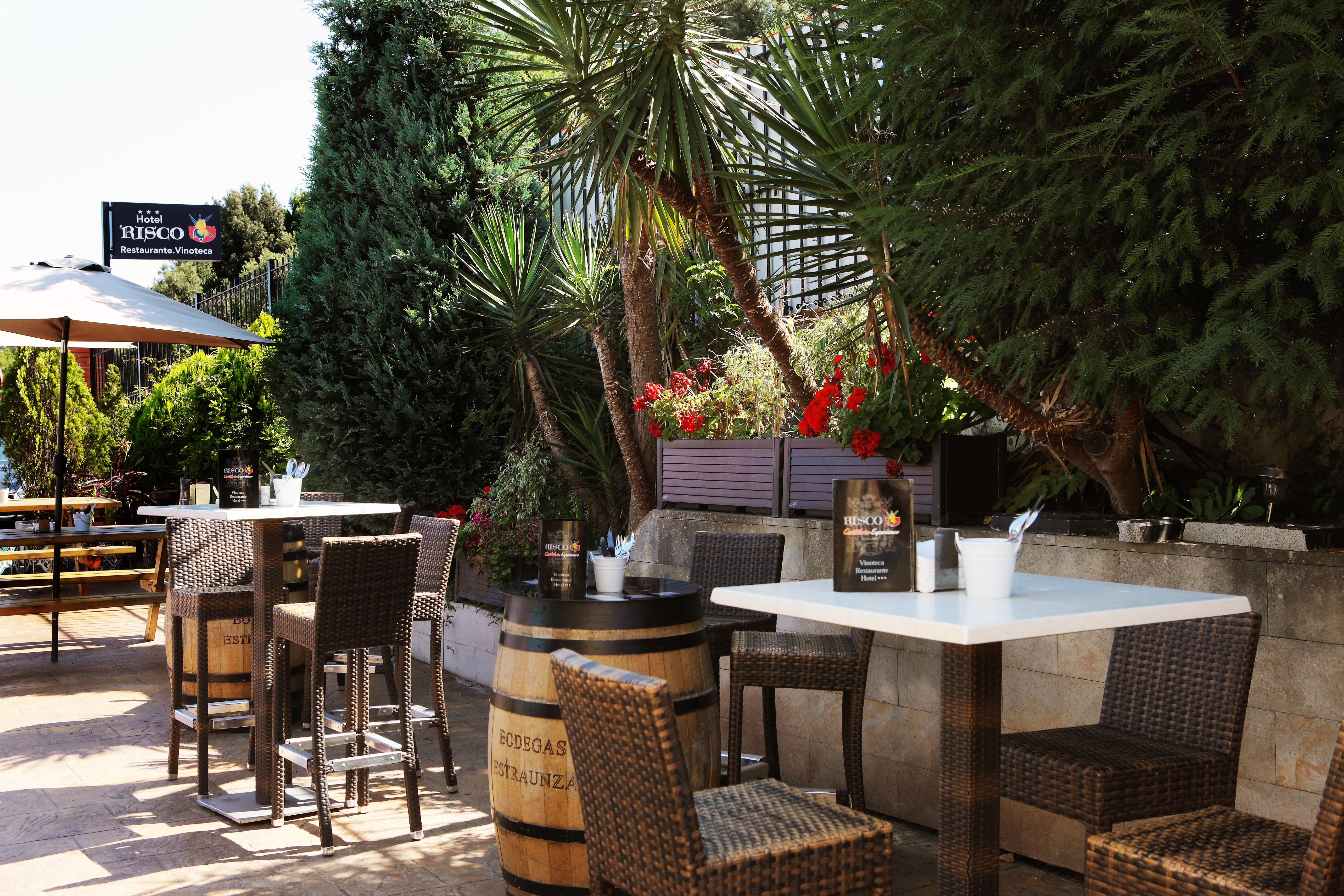 Hotel Restaurante Risco Laredo Exterior photo