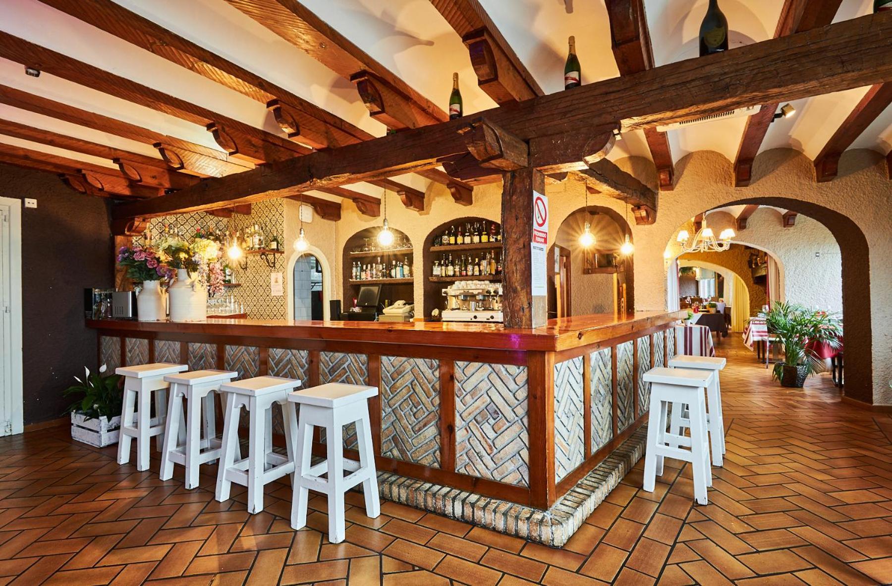 Hotel Restaurante Risco Laredo Exterior photo