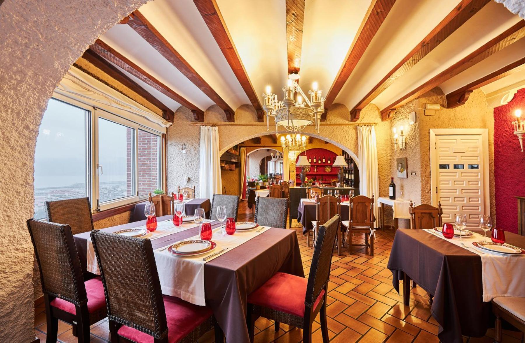 Hotel Restaurante Risco Laredo Exterior photo