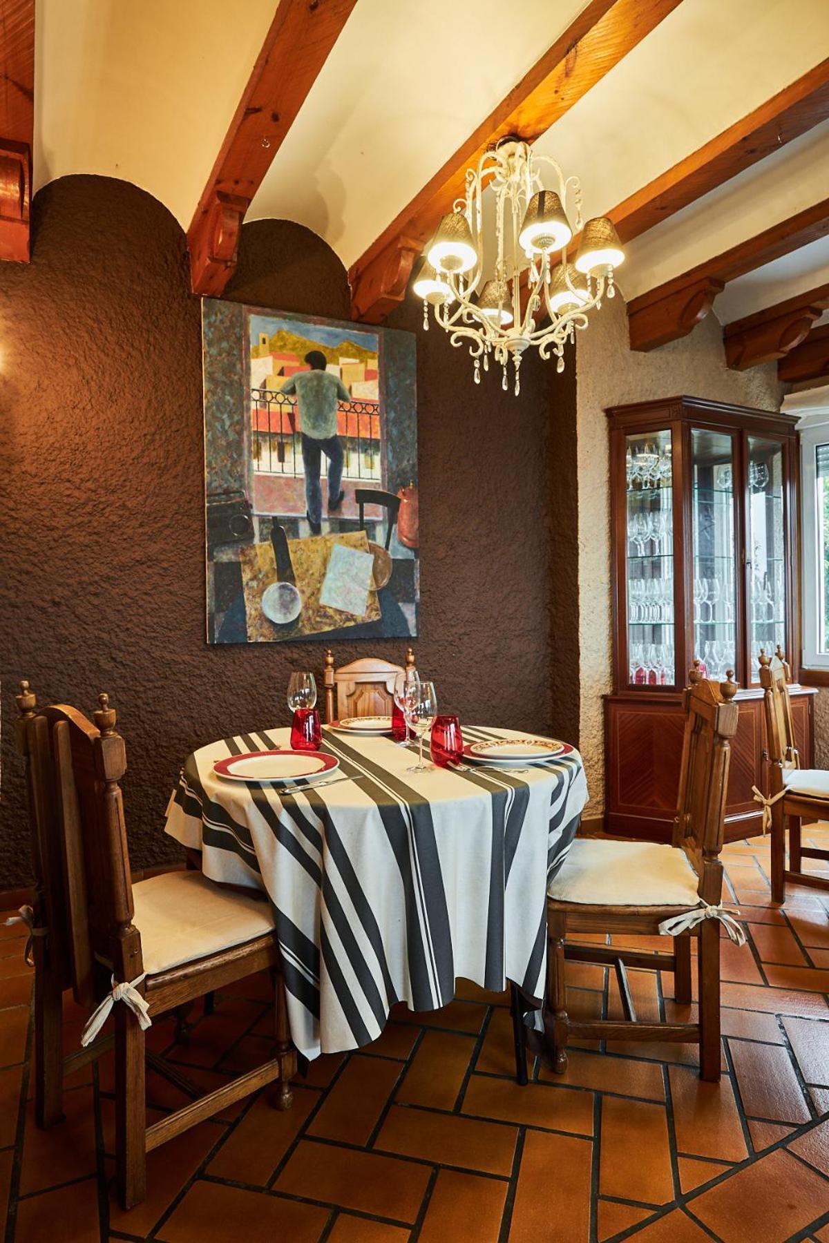 Hotel Restaurante Risco Laredo Exterior photo