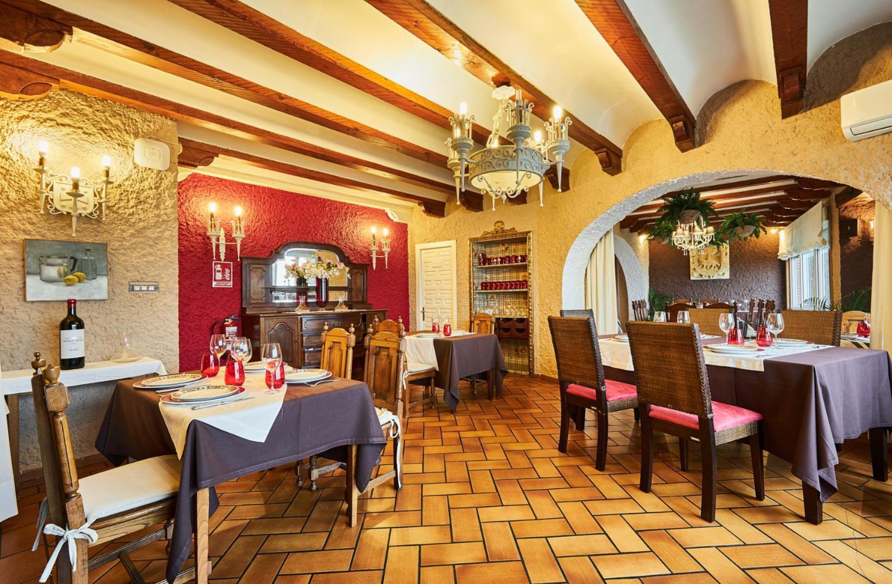 Hotel Restaurante Risco Laredo Exterior photo