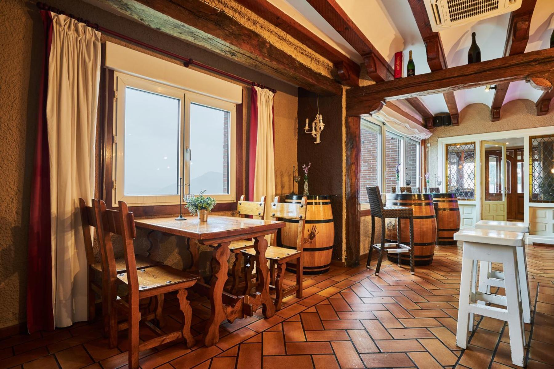 Hotel Restaurante Risco Laredo Exterior photo