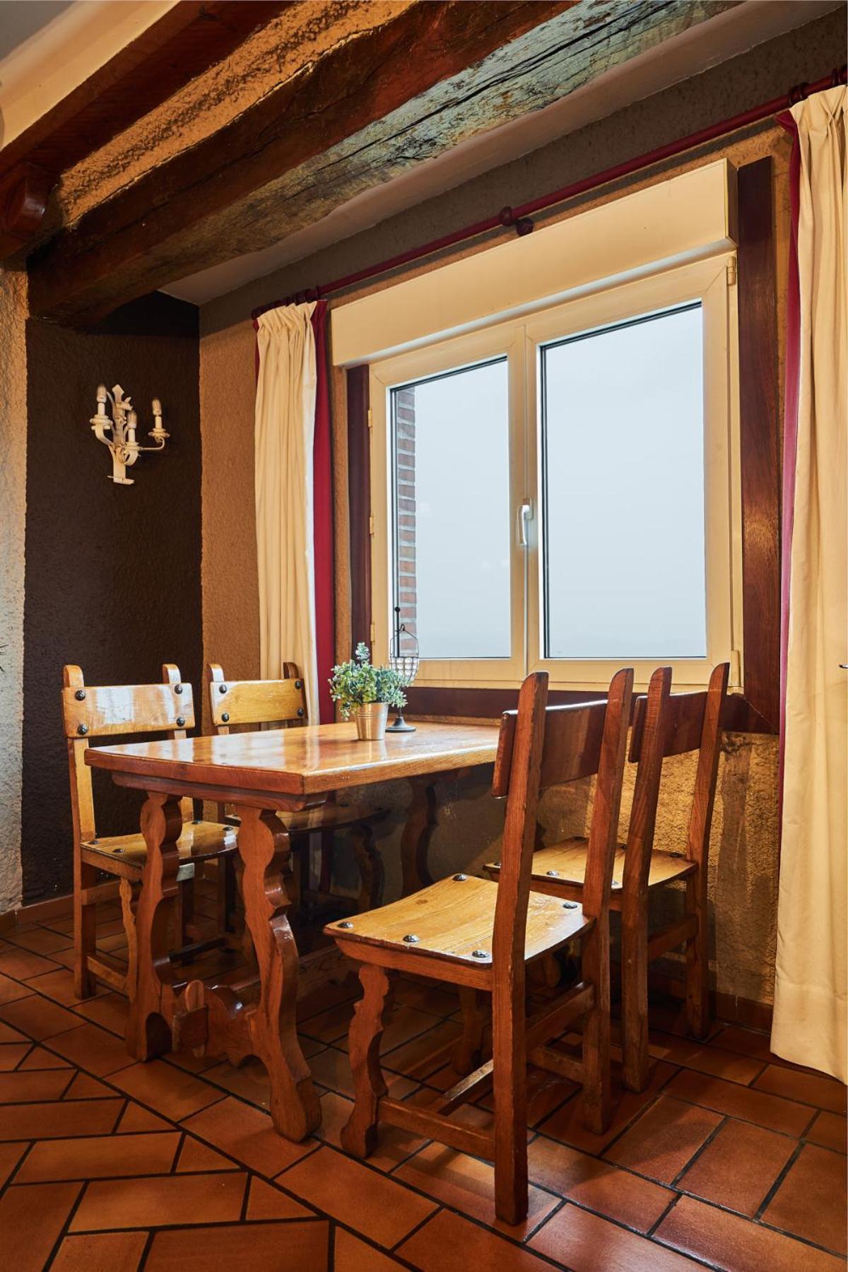 Hotel Restaurante Risco Laredo Exterior photo